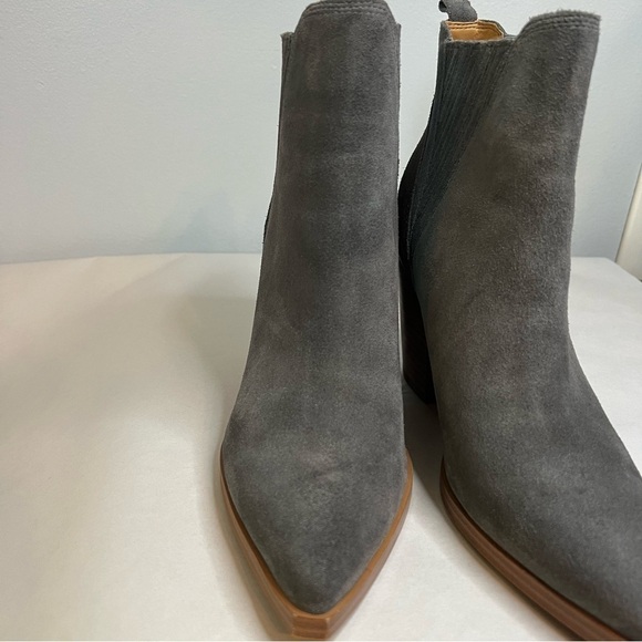 Marc Fisher Women Gadri Pointed Toe Chelsea Ankle Boots Size 9 M Gray Leather - Picture 5 of 16